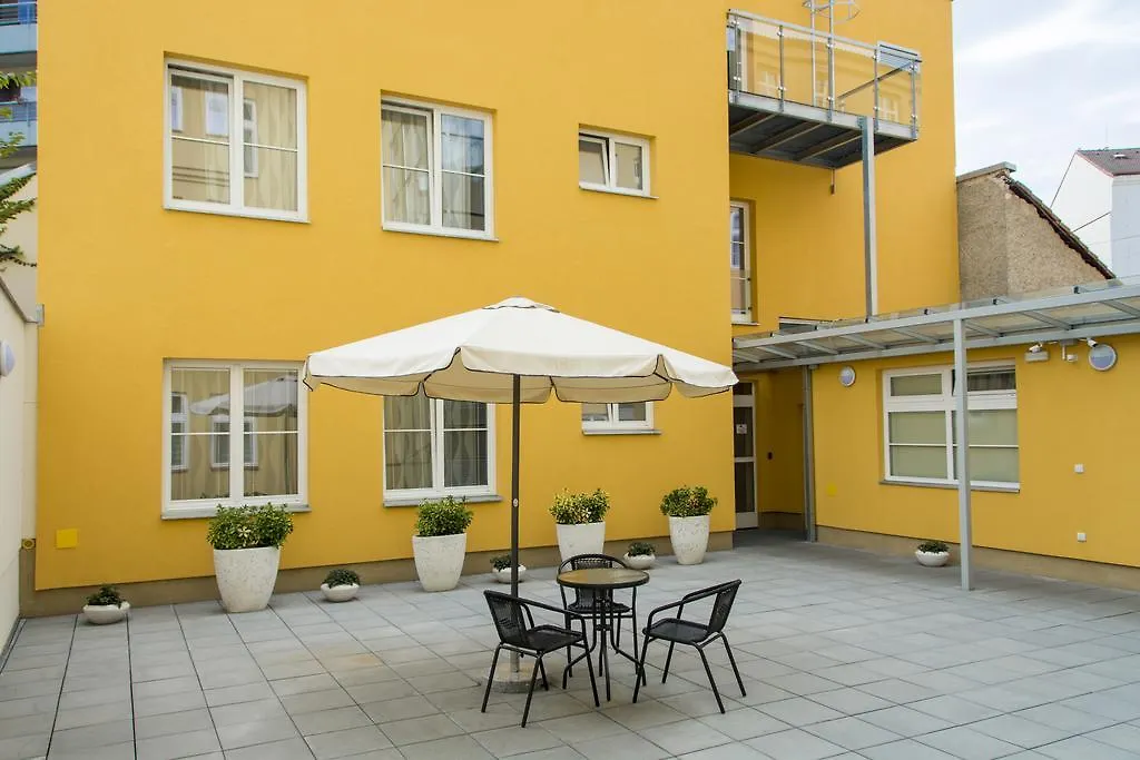 Limes Apartments Prague 4*,